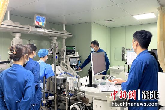 27歲小伙凌晨上吐下瀉進ICU