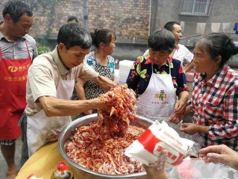 新奧集團(tuán)門戶系統(tǒng)登錄,村民自發(fā)前來為救援隊(duì)義務(wù)做飯