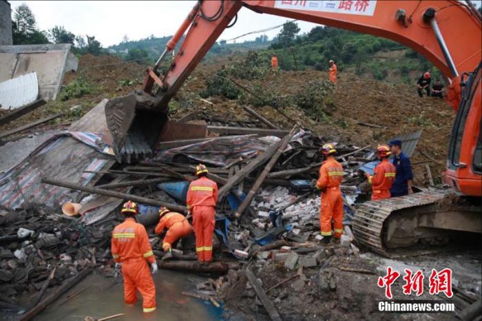 2025年王中王料精選資料,四川山體滑坡救援現(xiàn)場